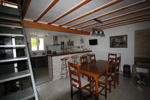 Maison Saint Genest D Ambiere 9 pièce(s) 150.70 m2