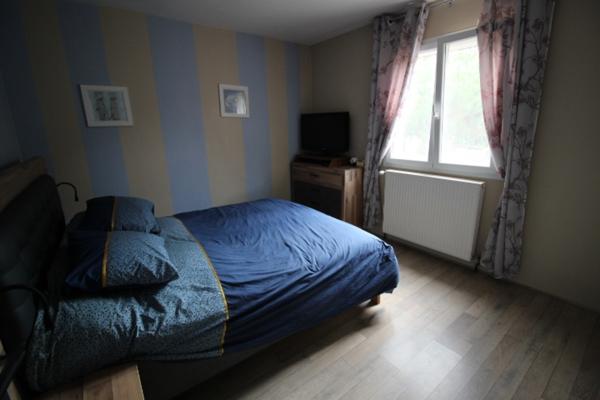 Maison Saint Genest D Ambiere 9 pièce(s) 150.70 m2