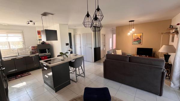 Maison récente avec véranda, 2 chambres et terrain 900 m² ? à 7 km de Bergerac