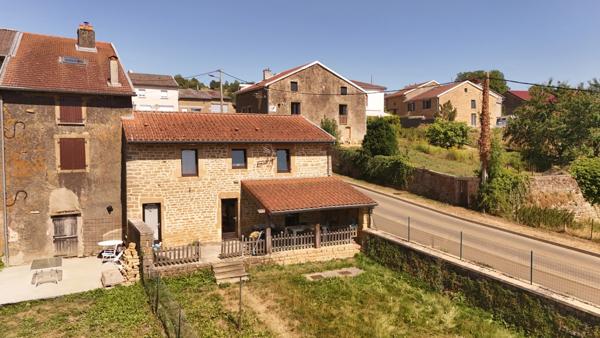 VILLECLOYE Charmante maison de village avec jardin, garage et terrasse couverte