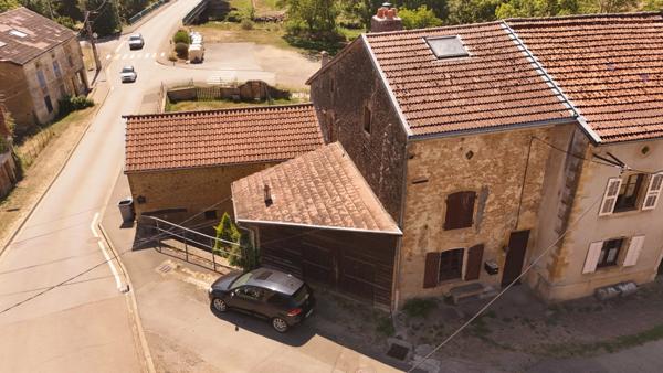 VILLECLOYE Charmante maison de village avec jardin, garage et terrasse couverte