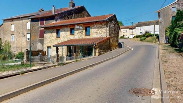 VILLECLOYE Charmante maison de village avec jardin, garage et terrasse couverte