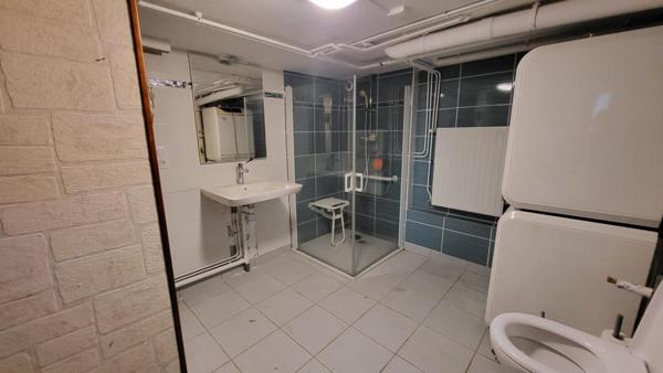 24400 fermette proche  Mussidan : maison , 2 granges , hangar tabac et hangar sur 8000 m²