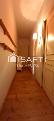 Propriété de charactère proche Champagnole