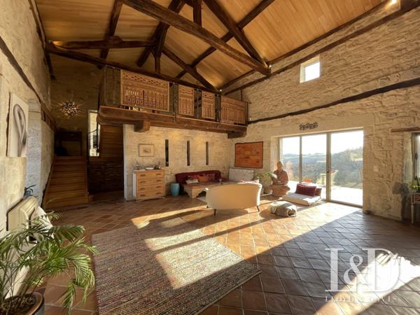 Propriété 355 m² habitables et  31 hectares de terrain