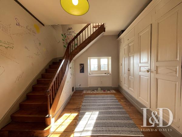 Propriété 355 m² habitables et  31 hectares de terrain