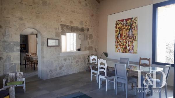 Propriété 355 m² habitables et  31 hectares de terrain