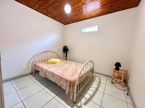Grande maison avec potentiel locatif, garage