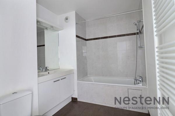 Appartement 2 pièces dernier étage avec grande terrasse à Neuilly-sur-Marne