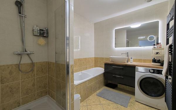 Appartement à vendre    3 pièces • 88,04 m2 Ferney-Voltaire