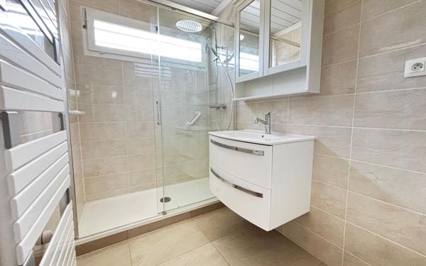 Maison à vendre    5 pièces •  Versonnex