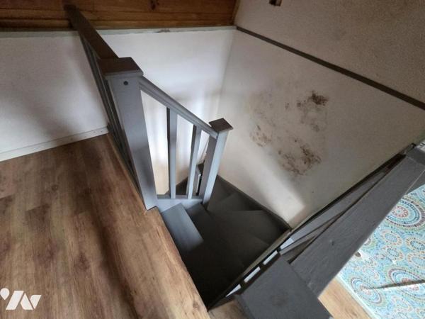 LILLE - METRO WAZEMMES - MAISON DE COUREE  EN PARTIE RENOVEE - QUELQUES FINITIONS A PREVOIR