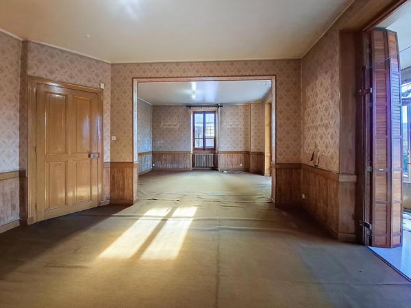 Grande maison 5 chambres avec extérieur calme