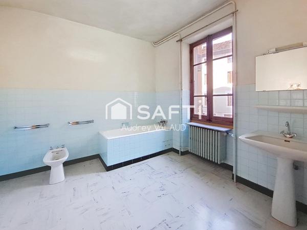 Grande maison 5 chambres avec extérieur calme