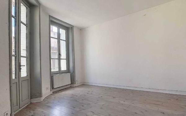 Appartement à vendre    2 pièces •  Tournon-sur-Rhône