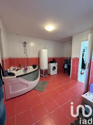 Pavillon 5 pièces de 185 m² à Garges-lès-Gonesse (95140)