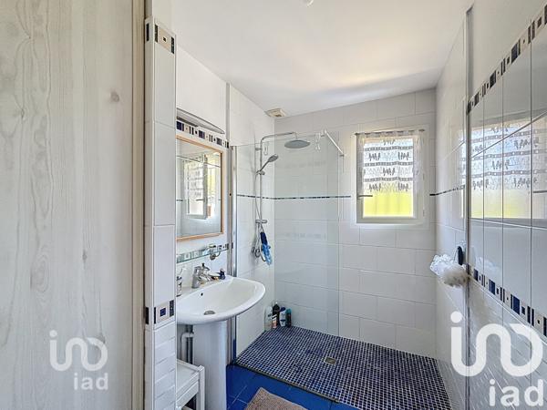 Maison à vendre 4 pièces 92 m² Saint-Seurin-sur-l'Isle