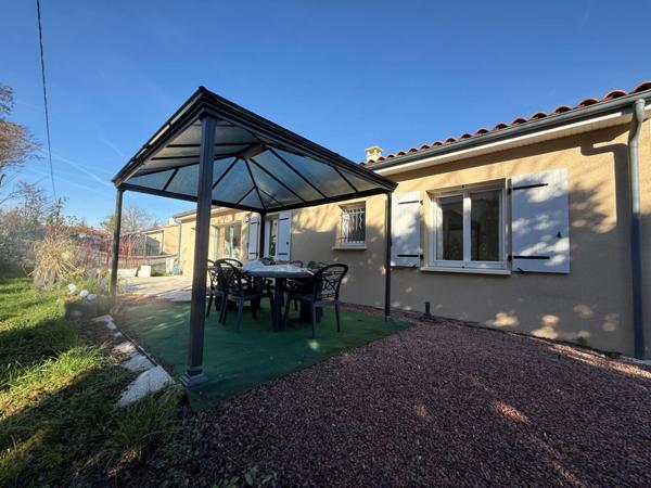 Maison récente à vendre 5 pièces 3 chambres jardin Proche LA ROCHEFOUCAULD EN ANGOUMOIS