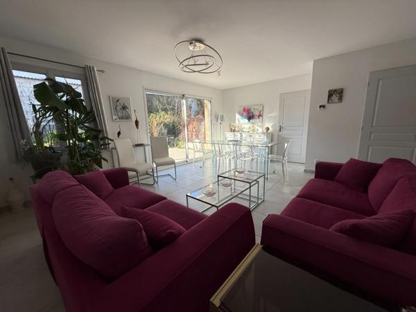 Maison récente à vendre 5 pièces 3 chambres jardin Proche LA ROCHEFOUCAULD EN ANGOUMOIS