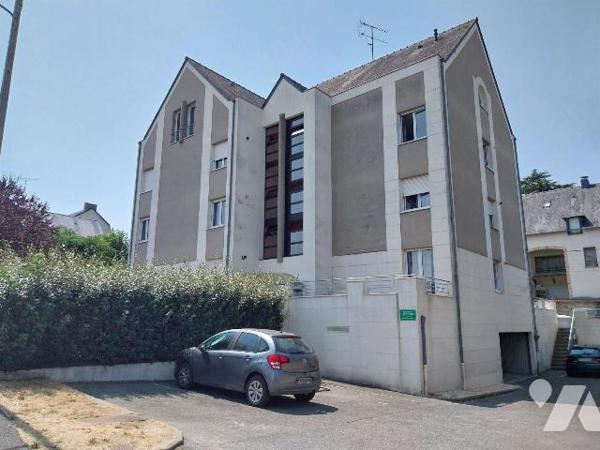 VITRE. Centre ville, à 2 pas des commerces/écoles et gare, charmant appartement de type 3 de 60...