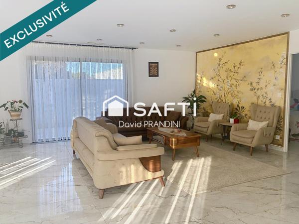 Maison contemporaine 4 chambres dont suite parentale +bureau , piscine, terrasses, garage.