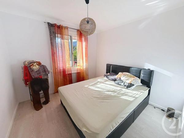 Maison à vendre  4 pièces - 74,48 m 2   CERET  - 66