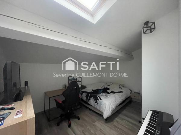 VILLA 5 CHAMBRES SUR MAGNIFIQUE TERRAIN AU CALME