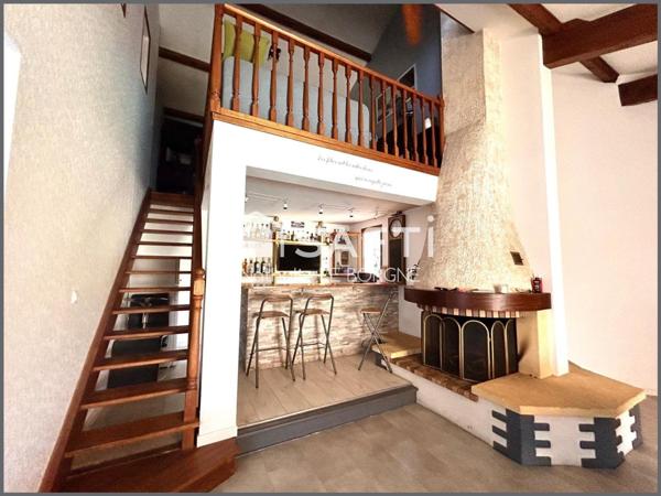 Belle villa sur sous sol avec piscine