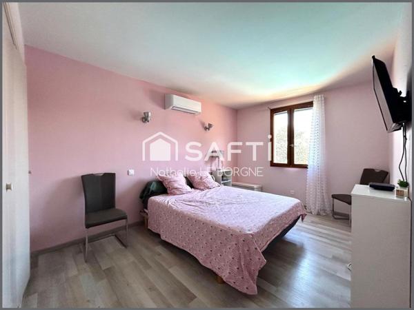 Belle villa sur sous sol avec piscine