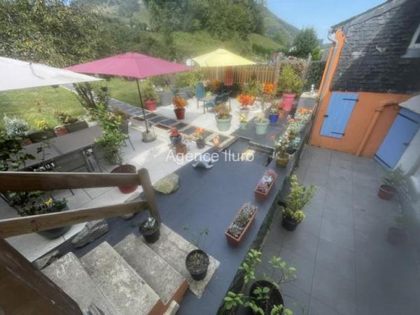 Maison - Proximite oloron-sainte-marie - Réf.:205439 EXCLUSIVITE - DANS SECTEUR CALME, BELLE MAISON DE CARACTERE T4 ENTIEREMENT RENOVEE AVEC GARAGE ET JARDIN -