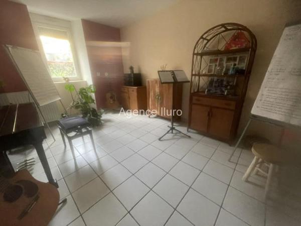 Maison - Proximite oloron-sainte-marie - Réf.:205439 EXCLUSIVITE - DANS SECTEUR CALME, BELLE MAISON DE CARACTERE T4 ENTIEREMENT RENOVEE AVEC GARAGE ET JARDIN -
