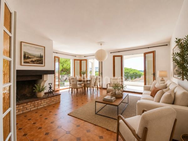 CANET-EN-ROUSSILLON – Villa 215 m² – 5 chambres – 2 espaces de vie – Jardin – Terrasses – Garage