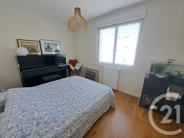 Maison à vendre  9 pièces - 220 m 2   ST SEBASTIEN SUR LOIRE  - 44