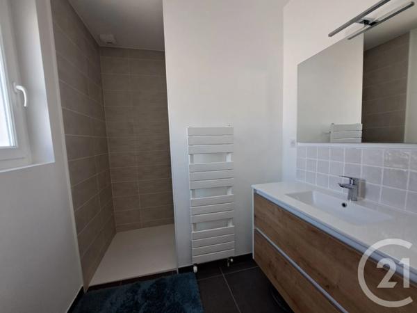Maison à vendre  9 pièces - 220 m 2   ST SEBASTIEN SUR LOIRE  - 44