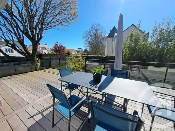 Maison à vendre  9 pièces - 220 m 2   ST SEBASTIEN SUR LOIRE  - 44