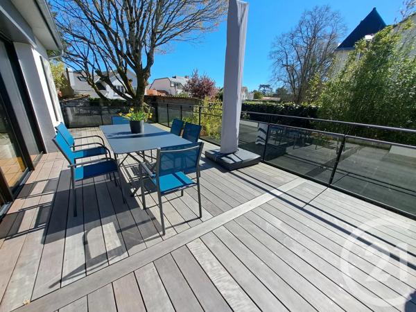Maison à vendre  9 pièces - 220 m 2   ST SEBASTIEN SUR LOIRE  - 44