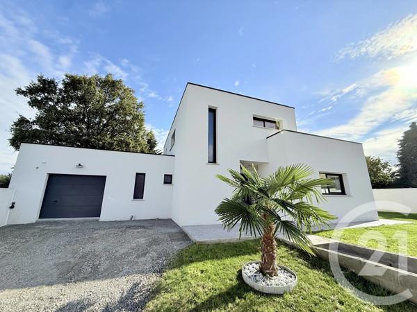 Maison à vendre  9 pièces - 220 m 2   ST SEBASTIEN SUR LOIRE  - 44