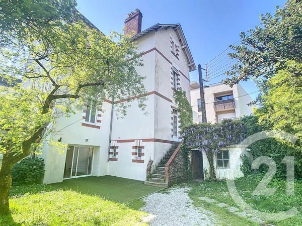 Maison à vendre  9 pièces - 220 m 2   ST SEBASTIEN SUR LOIRE  - 44
