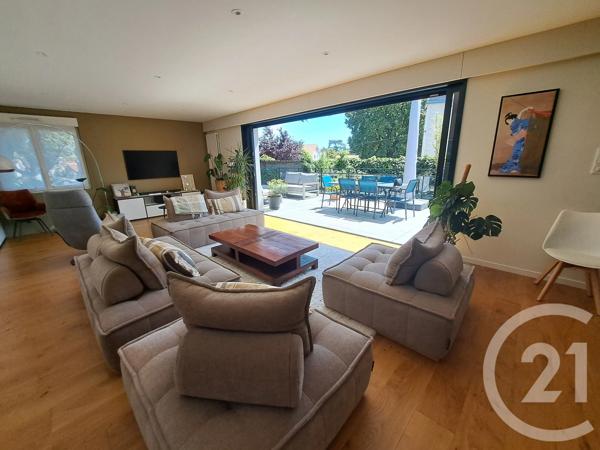 Maison à vendre  9 pièces - 220 m 2   ST SEBASTIEN SUR LOIRE  - 44