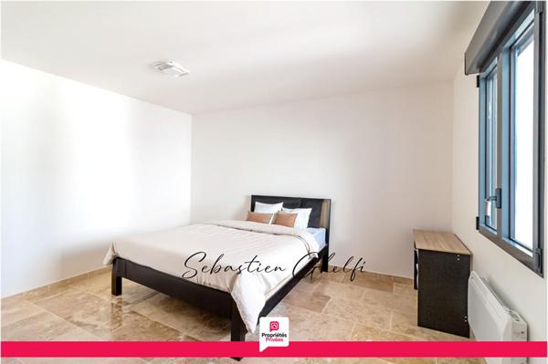 maison contemporaine de plain-pied avec 3 chambres- garage-beau terrain
