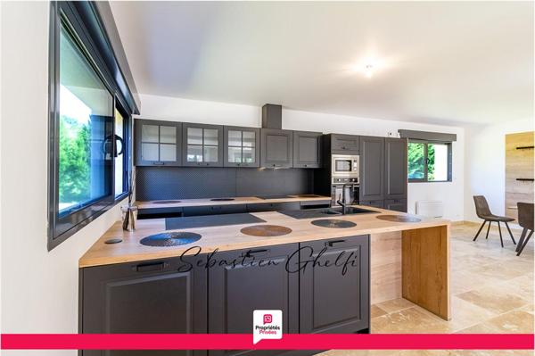 maison contemporaine de plain-pied avec 3 chambres- garage-beau terrain