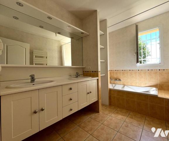  LA CHAPELLE-SUR-ERDRE CENTRE  – Maison familiale 187 m² – 5 chambres – Double garage
