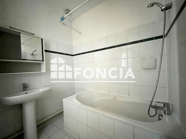 Location Appartement 2 pièces 48.13 m² - 40 RUE DOCTEUR NANCEL PENARD Bordeaux 33000