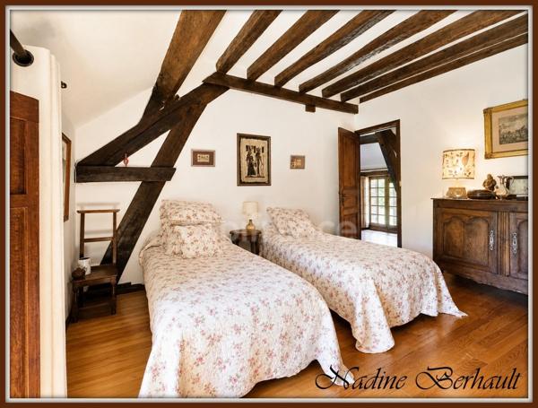 Maison à vendre 6 pièces  (45)Ferrières, Gare 10 mn Paris, 4 chambres, cave, cheminée, 6000 m² terrain arboré