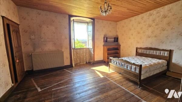 MESANDANS, propriété de charme à rénover en partie sur parcelle 1862 m²