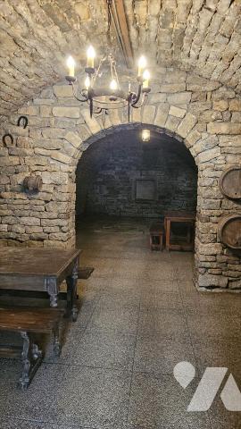 MESANDANS, propriété de charme à rénover en partie sur parcelle 1862 m²