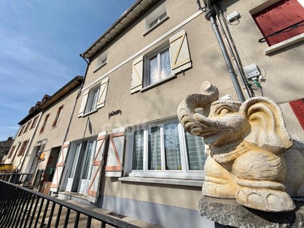 MAISON DE VILLAGE 131 M2, 3 CHAMBRES POSSIBILITÉ D'UNE 4ÈME, DÉPENDANCE, FIBRE, DOUBLE VITRAGE PVC, 2 TERRASSES, CAVE, TOUT-À-L'ÉGOUT