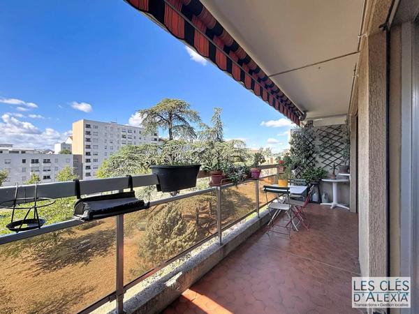 T4  de 87 m2 traversant avec balcons et garage fermé – Villeurbanne
