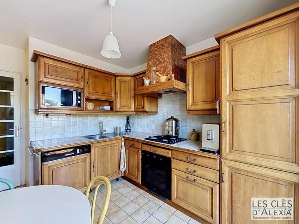 T4  de 87 m2 traversant avec balcons et garage fermé – Villeurbanne