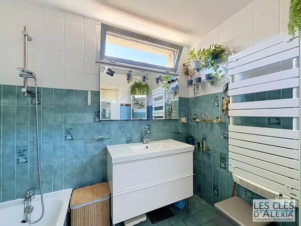T4  de 87 m2 traversant avec balcons et garage fermé – Villeurbanne